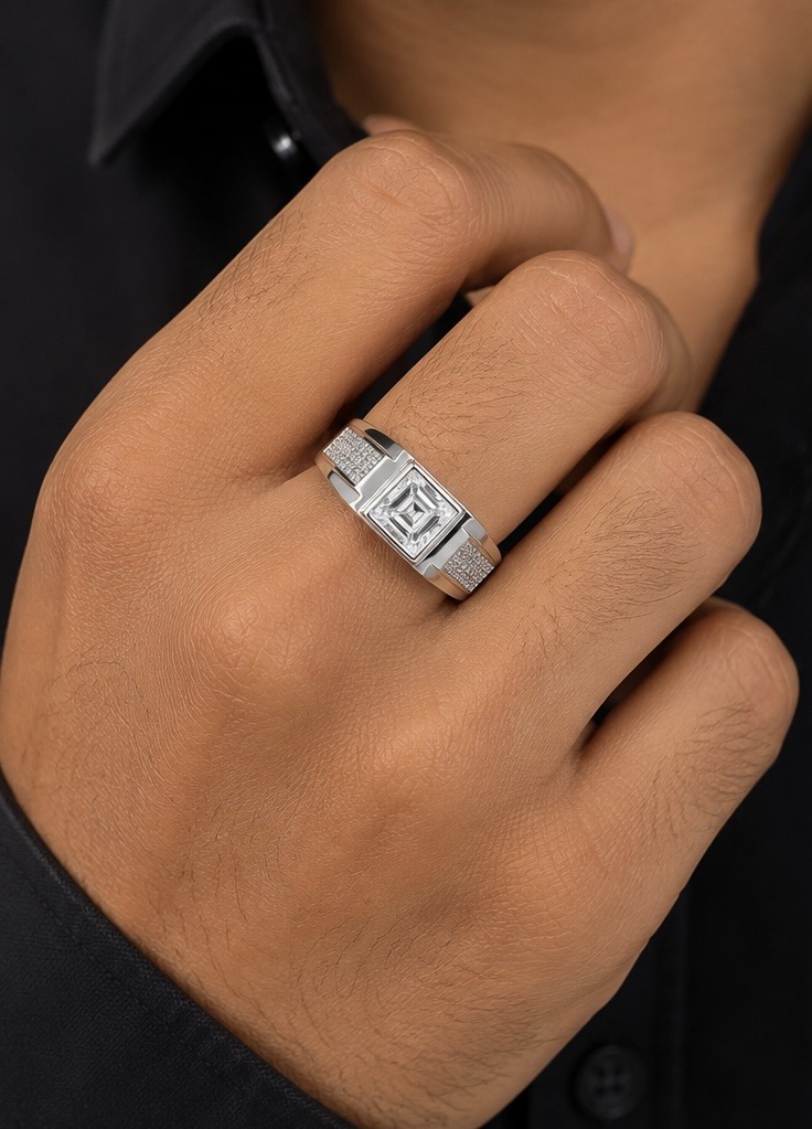 925 Sterling Silver White Solitaire Gents Ring | Classic Men’s Silver Ring R0006